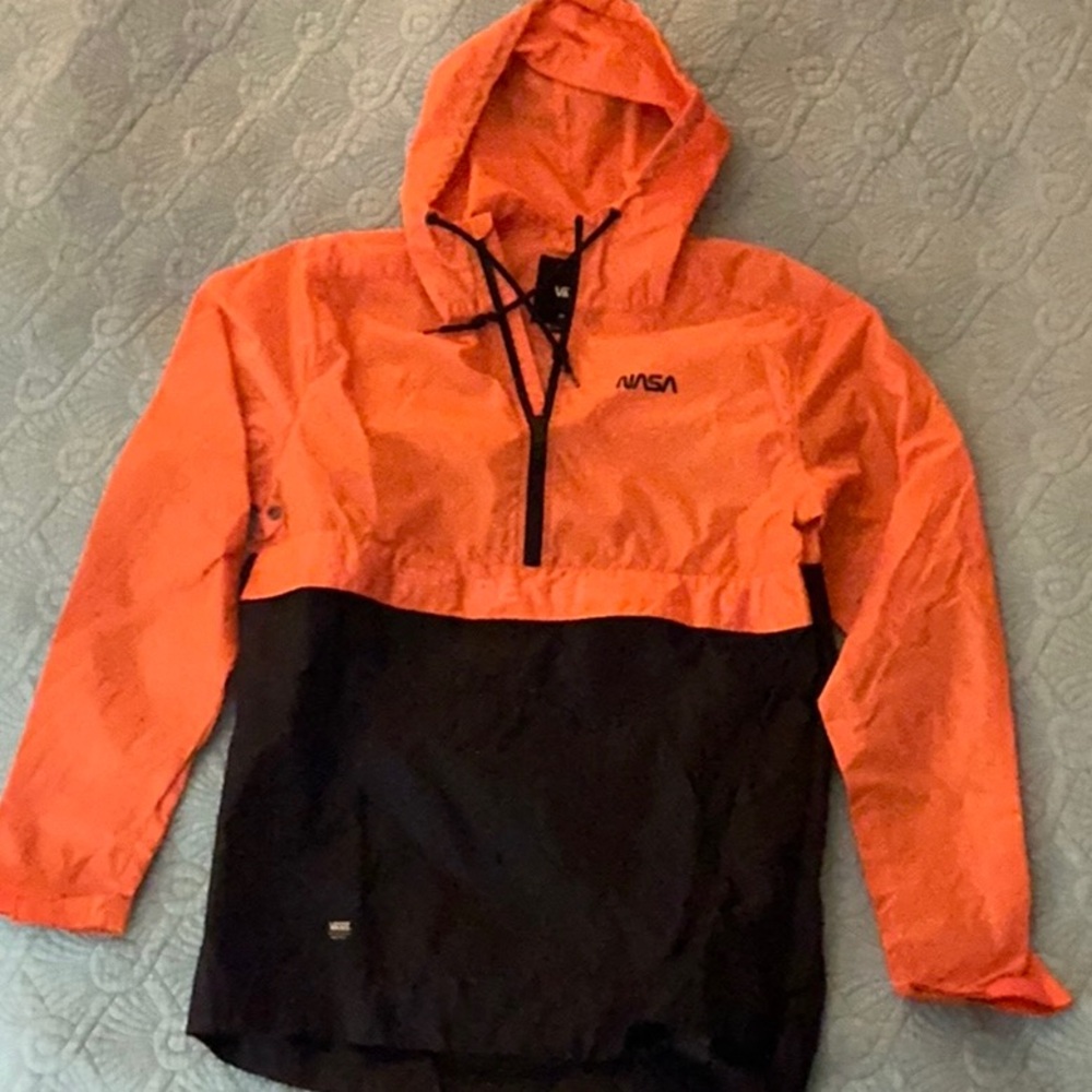 1/4 zip Vans NASA collab wind breaker. Small